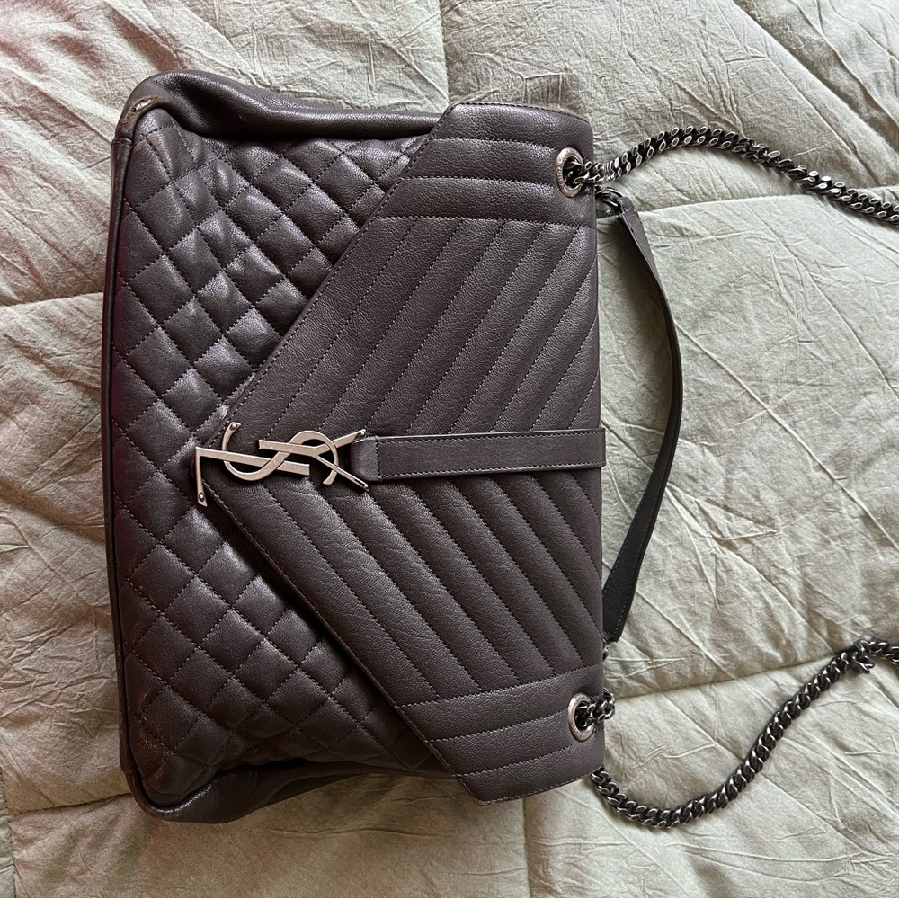 Ysl grey shoulder bag with chain. Used and 100% authentic